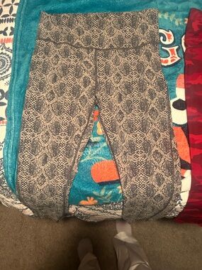 Athleta Snake-Print Leggings in Beige and Black